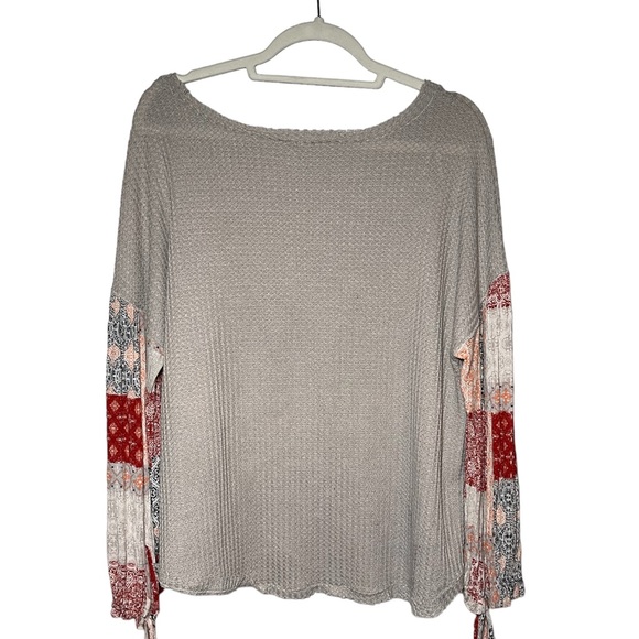 In Loom Gray Waffle Knit Contrast Sleeve Madison Top Women Size M - Picture 7 of 7